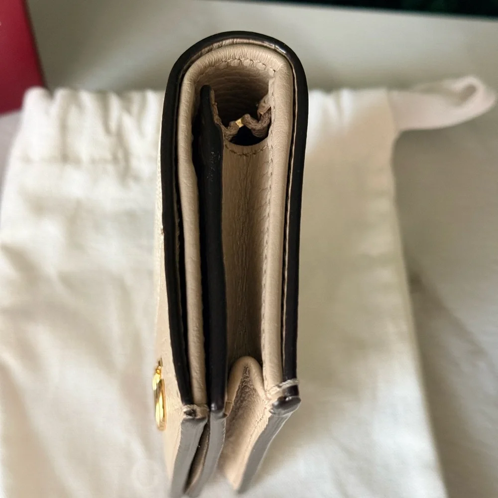 Gucci Beige and Cream Ophidia Card Wallet